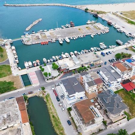 Apartments Nera Paralia-Apartment With Sea View Екстер'єр фото