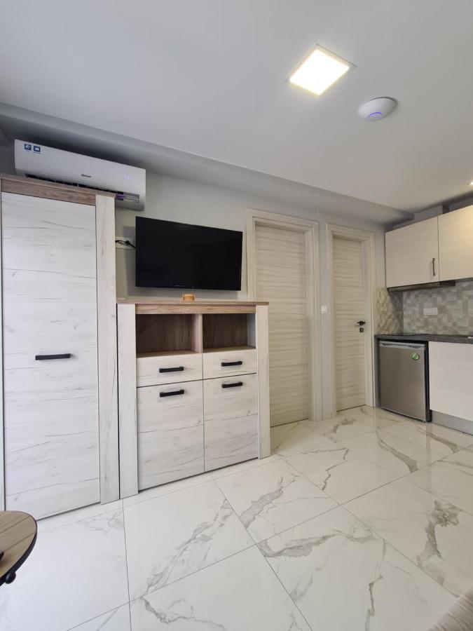 Apartments Nera Paralia-Apartment With Sea View Екстер'єр фото