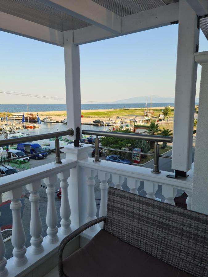 Apartments Nera Paralia-Apartment With Sea View Екстер'єр фото