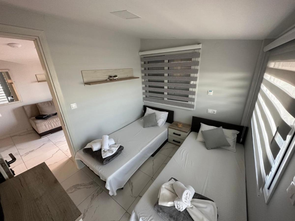 Apartments Nera Paralia-Apartment With Sea View Екстер'єр фото