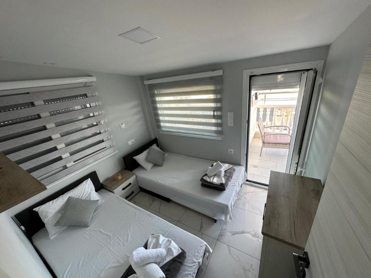 Apartments Nera Paralia-Apartment With Sea View Екстер'єр фото