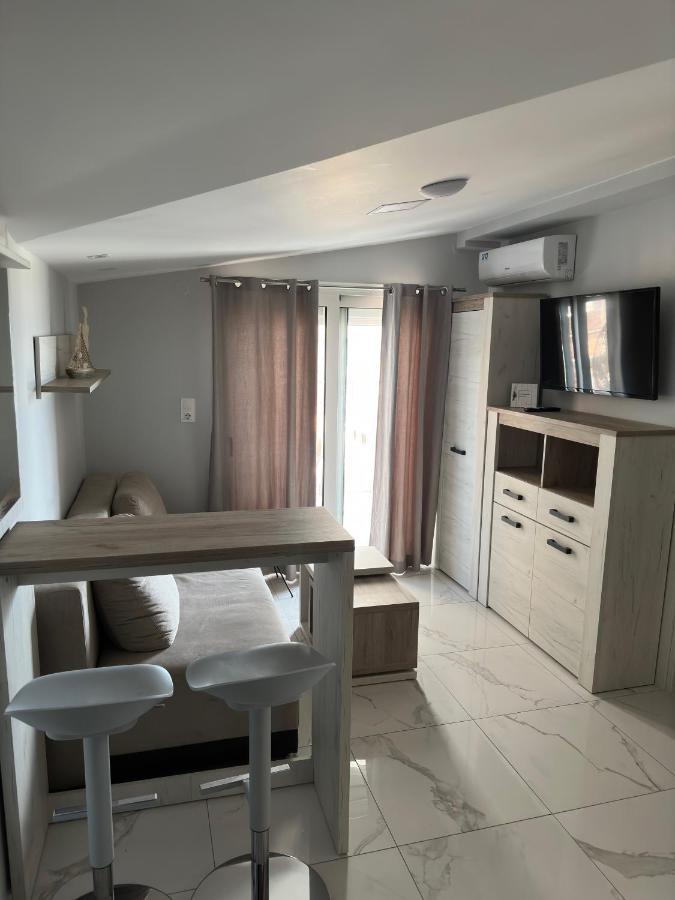 Apartments Nera Paralia-Apartment With Sea View Екстер'єр фото